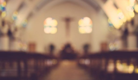 Приворотные ритуалы на любовь в церкви
