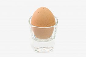 Обряд выкатывания порчи яйцом