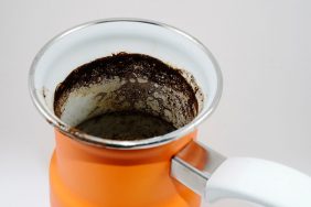 Значение лебедя на кофейной гуще